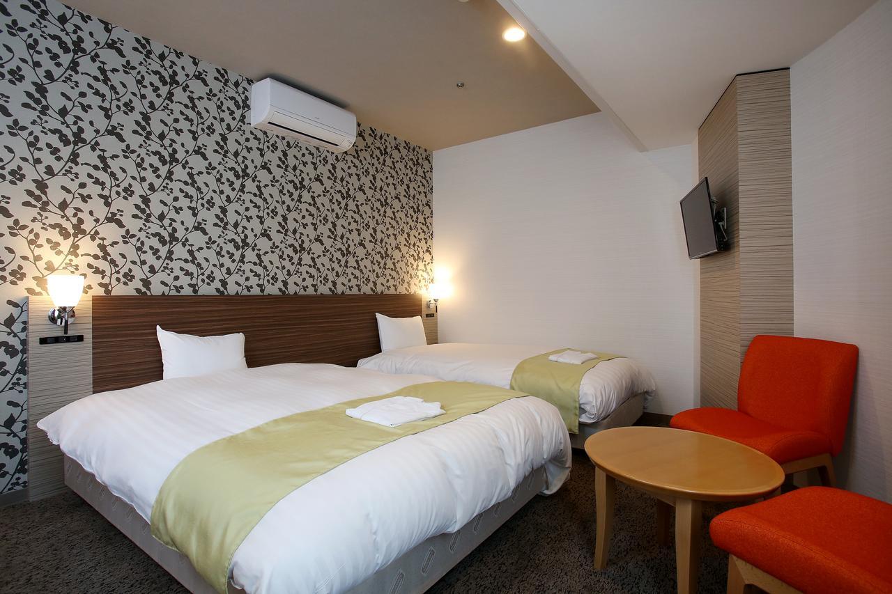 Hotel Crystal Plaza Hitachinaka Buitenkant foto