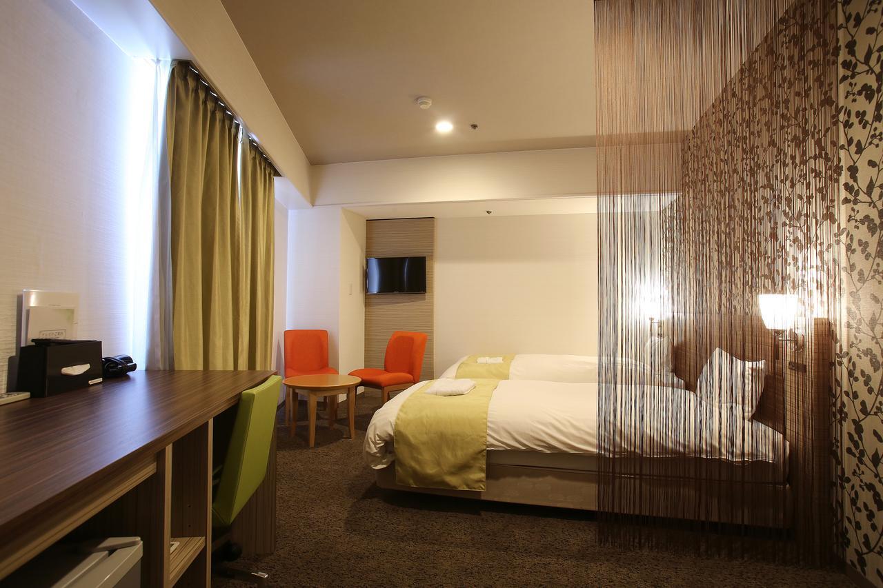 Hotel Crystal Plaza Hitachinaka Buitenkant foto