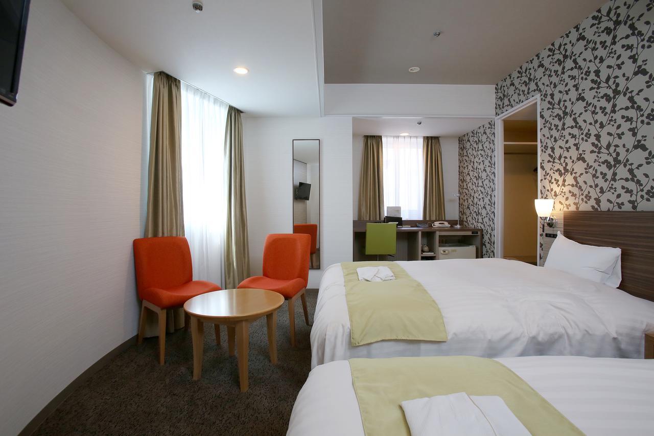 Hotel Crystal Plaza Hitachinaka Buitenkant foto